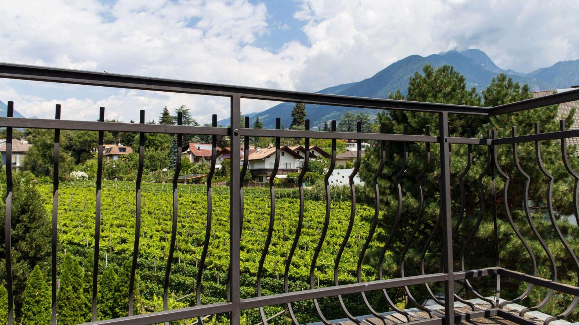 Hotel Villa Laurus Merano Exterior photo